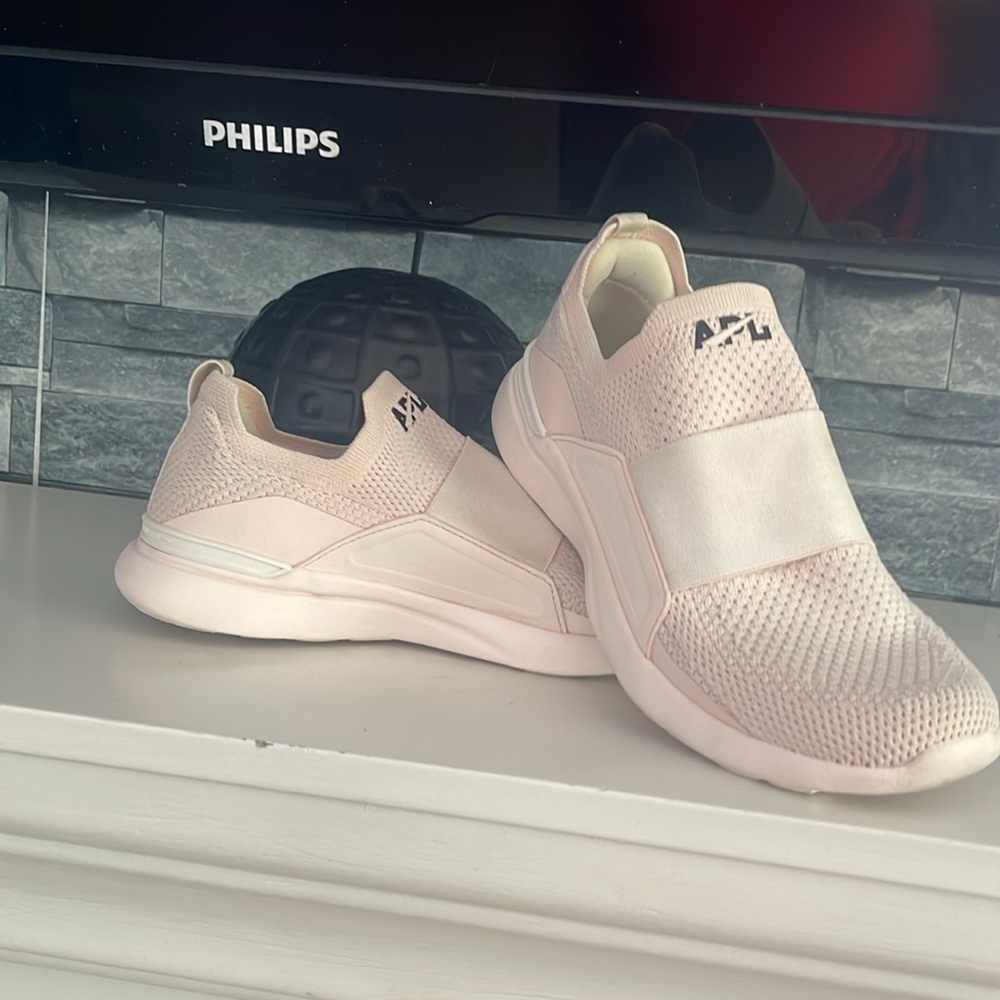 APL: Athletic Propulsion Labs TechLoom Bliss Sneakers - Picture 11 of 12